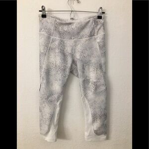 Calia by Carrie Underwood leggings size medium